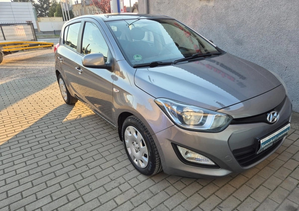 Hyundai i20 cena 23900 przebieg: 139460, rok produkcji 2013 z Zgierz małe 301
